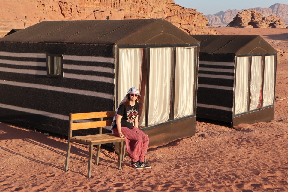 dormir una noche en el desierto Wadi Rum en un campamento